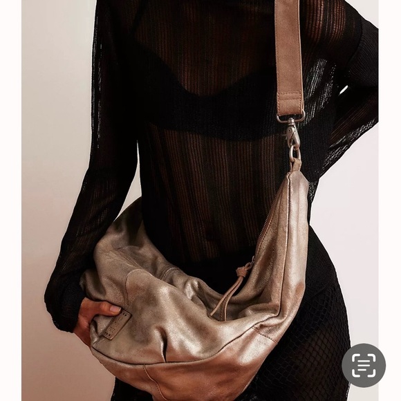 FREE PEOPLE We the Free Sparta Sling Bag. leather. Perf. condition - Picture 4 of 11